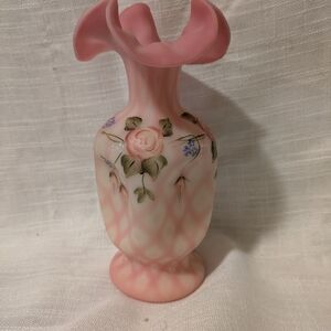 Rare Fenton Burmese Art Glass Diamond Optic Floral Vase Signed